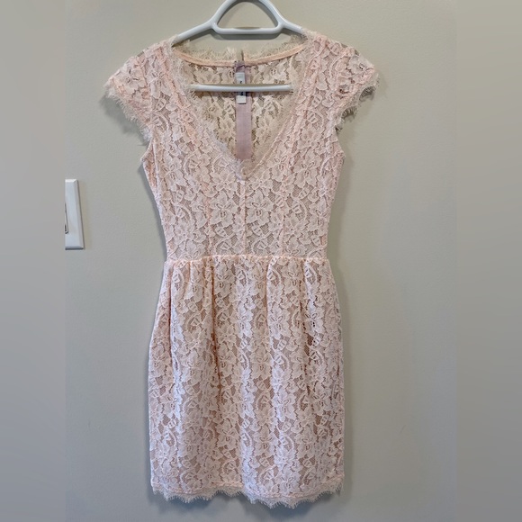Aritzia Babaton Anton Lace Dress. New Without tags. Size 00 - Picture 2 of 11